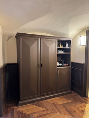 Luxury Apartment Gambirasi | Minibar