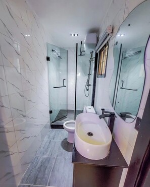 Economy Room, Balcony, City View | Bathroom | Free toiletries, hair dryer, towels, soap - Robanor Hotel  (Benin City)