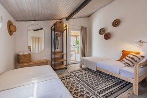 Classic Townhome, Garden View | Blackout drapes, iron/ironing board, free WiFi - Azure Soul Ericeira Escape (Mafra)