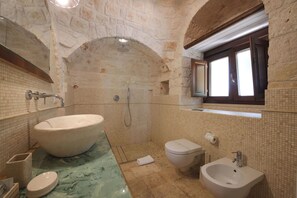 Dusche, Haartrockner, Bidet