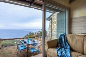 Autumn, Scenic View, Spring, Summer - Cosy apartment for 4 guests with WIFI, A/C, pool, TV, terrace, pets allowed and panoramic view (Cala Piccola)