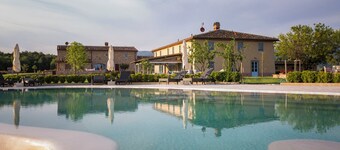 Stunning private villa for 14 guests with private pool, WIFI, A/C, veranda and panoramic view