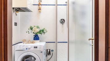 Doccia, asciugacapelli, bidet
