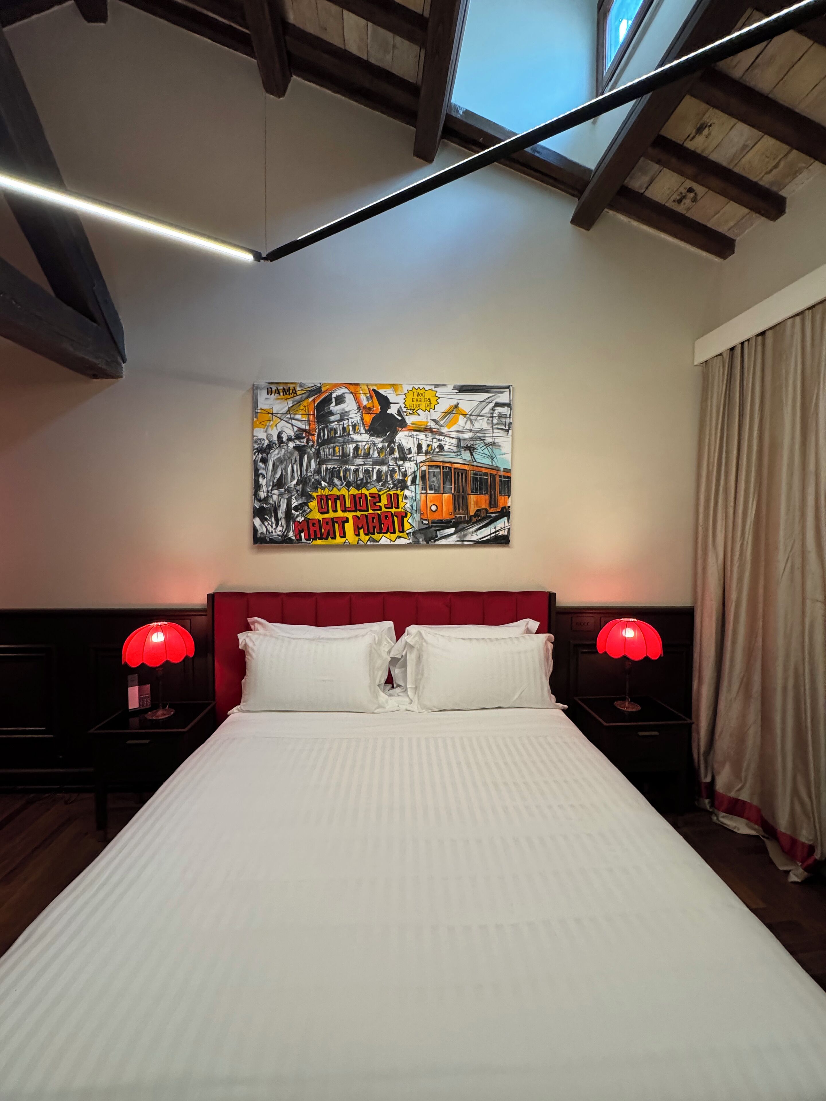 Minibar, in-room safe, desk, free WiFi