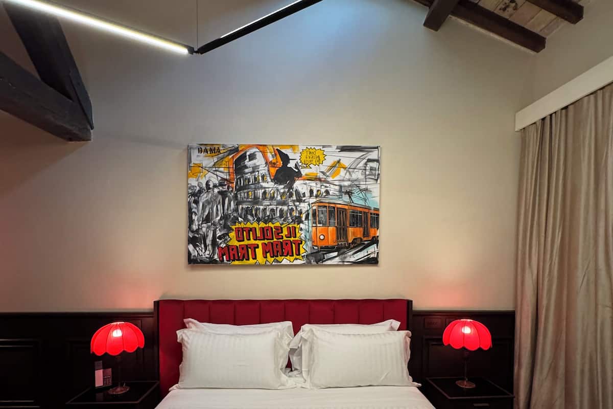 Minibar, in-room safe, desk, free WiFi