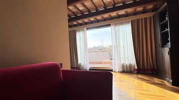 Minibar, in-room safe, desk, free WiFi