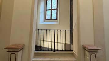 Luxury Apartment Navona | Minibar, in-room safe, desk, free WiFi