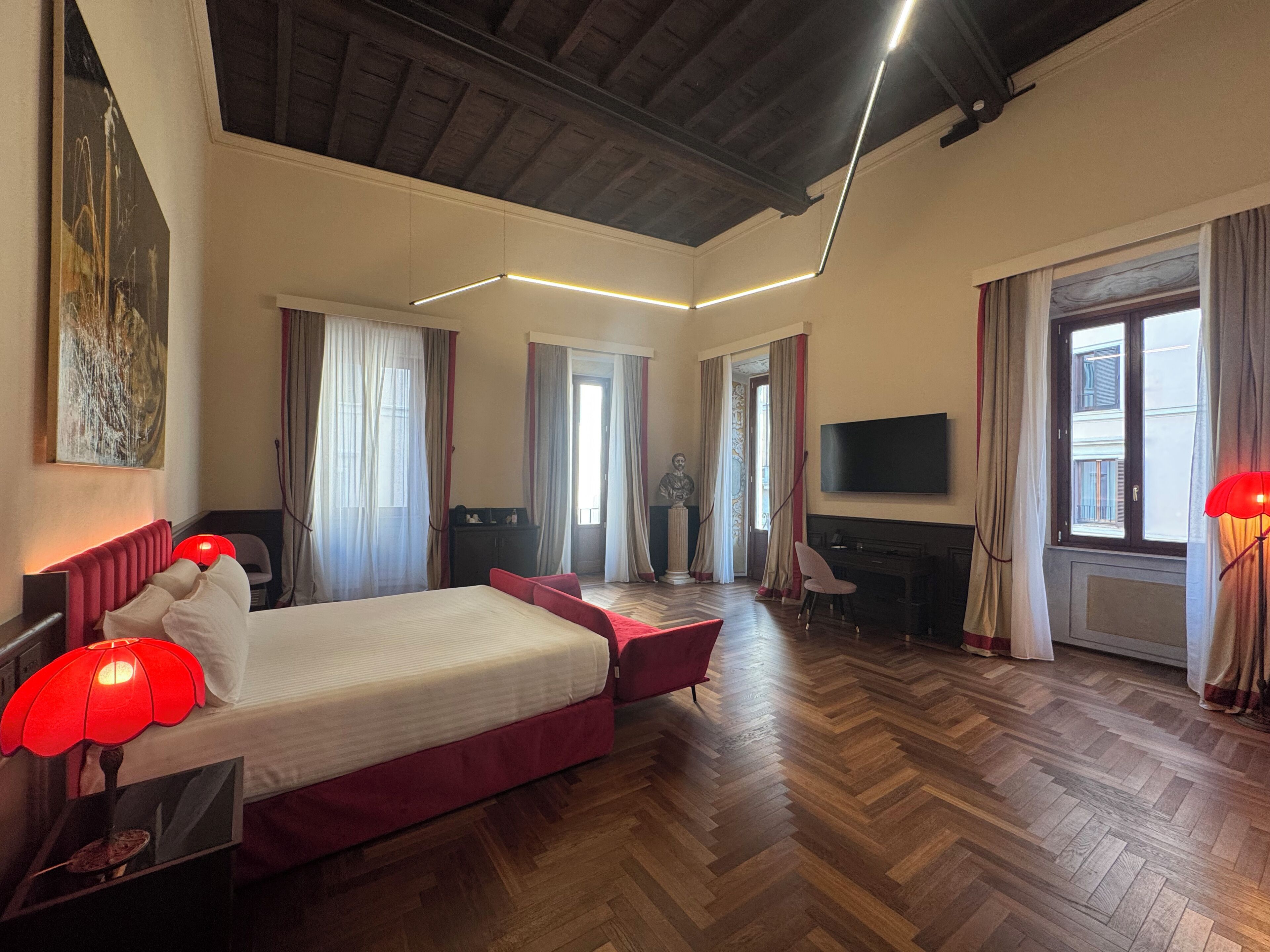 Roma Suite | Minibar, in-room safe, desk, free WiFi