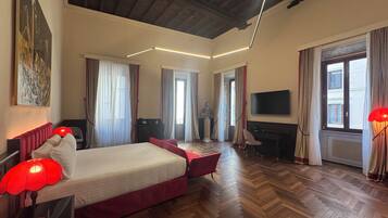 Roma Suite | Minibar, in-room safe, desk, free WiFi