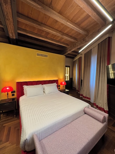 Palazzo Gambirasi Aparthotel Roma