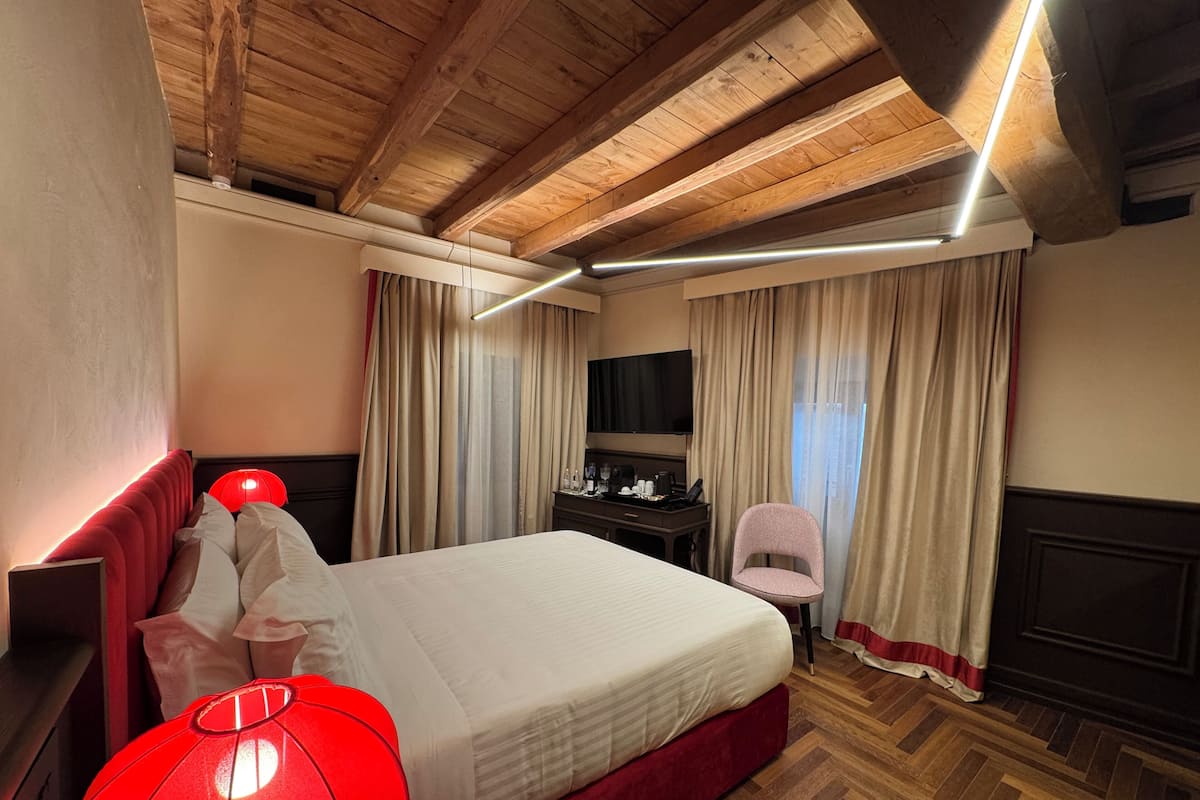 Deluxe-Zimmer | Minibar, Zimmersafe, Schreibtisch, kostenloses WLAN