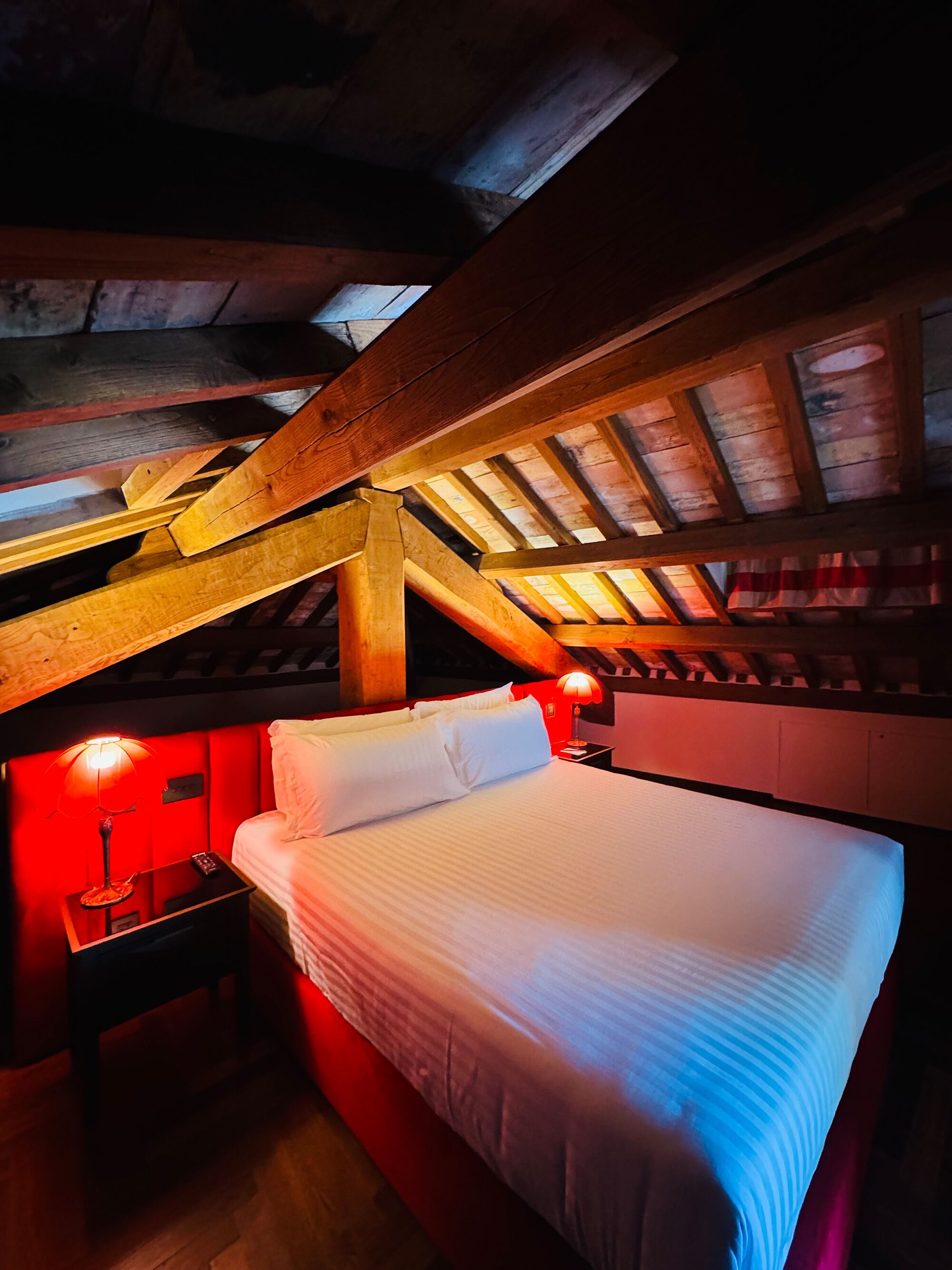 Minibar, in-room safe, desk, free WiFi