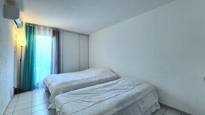1 chambre, fer et planche à repasser, Wi-Fi, draps fournis