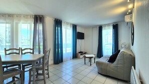 Living area - Grand T2 Port Fréjus (Fréjus)