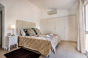 4 Schlafzimmer, Zimmersafe, Bügeleisen/Bügelbrett, kostenloses WLAN