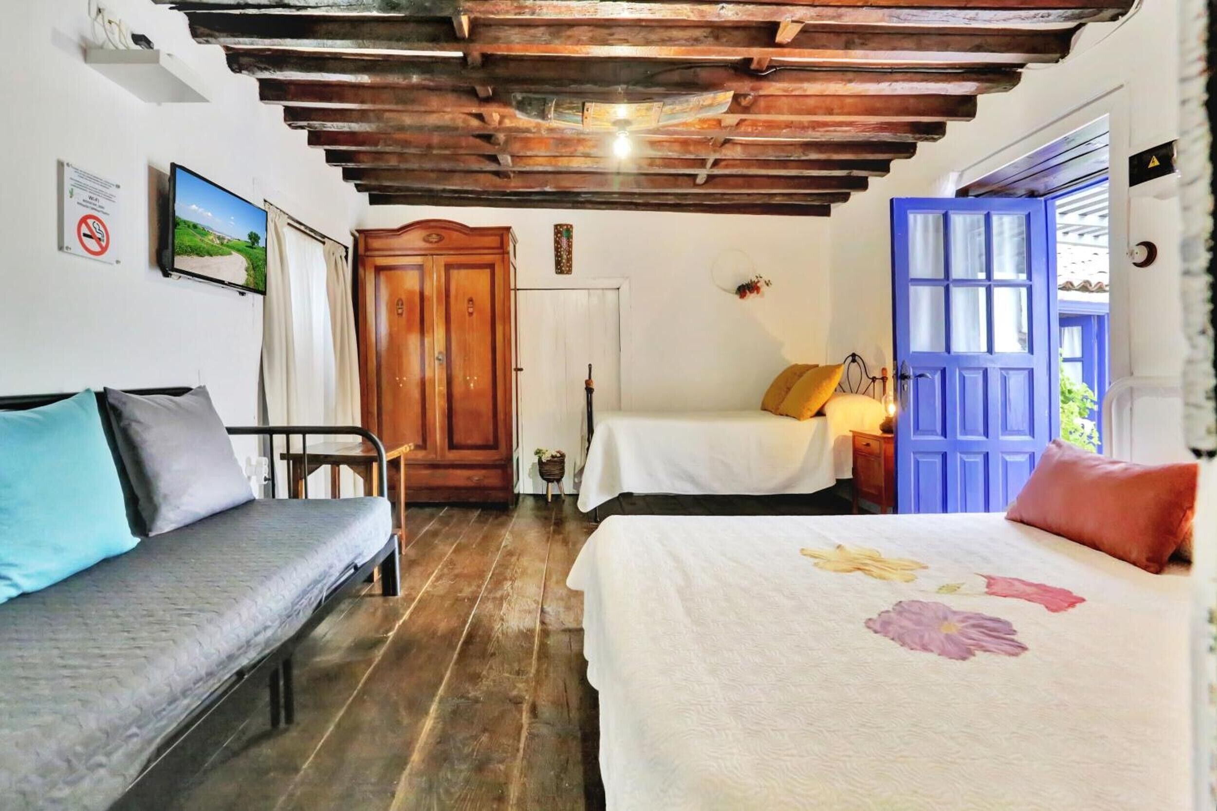 Ferros/tábuas de passar roupa, Wi-Fi, roupa de cama