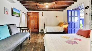 Ferros/tábuas de passar roupa, Wi-Fi, roupa de cama