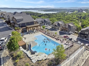 Indoor pool, a heated pool - Beautiful Mini Lakeview - 5 Bedrooms-private hot tub/fire pit (Branson)