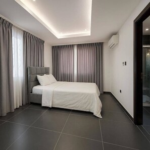 2 bedrooms, iron/ironing board, WiFi, bed sheets - Gorgeous two-bedroom home in the 1st Ameo Link (Accra)