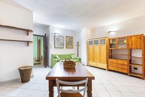 TV - Studio Apartment De Blasi by BarbarHouse (Lecce)