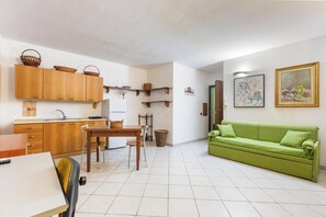 TV - Studio Apartment De Blasi by BarbarHouse (Lecce)