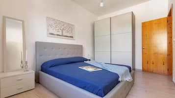 2 bedrooms, iron/ironing board