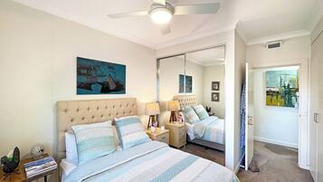 Bügeleisen/Bügelbrett, Internetzugang, Bettwäsche