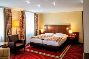 Doppel-/Zweibettzimmer Innenhof (ohne Klimaanlage) | Hipoallergén ágynemű, széf a szobában, íróasztal és ingyenes wifi