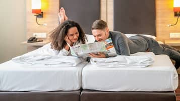 Allergiatestatut vuodevaatteet, tallelokero huoneessa, työpöytä