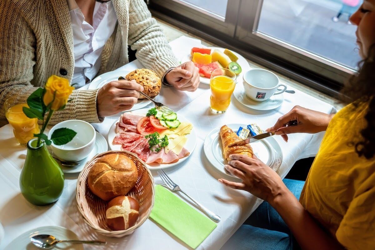 Petit déjeuner buffet servi tous les jours en supplément