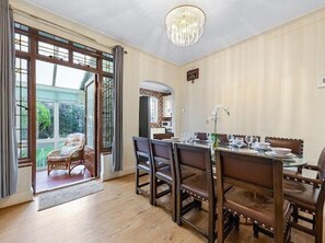 Dining - Spacious Home With Private Parking (Ilford)