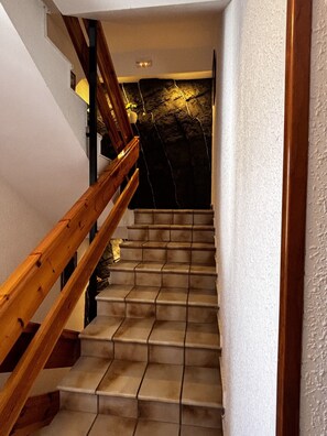 Double Room, Mountain View | Interior - hostal kimboa (Ansó)