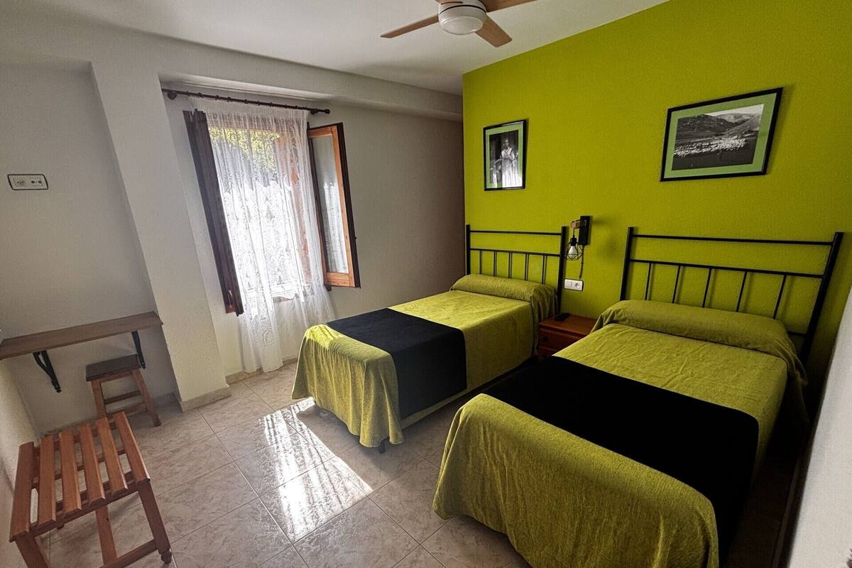 Twin Room, Mountain View