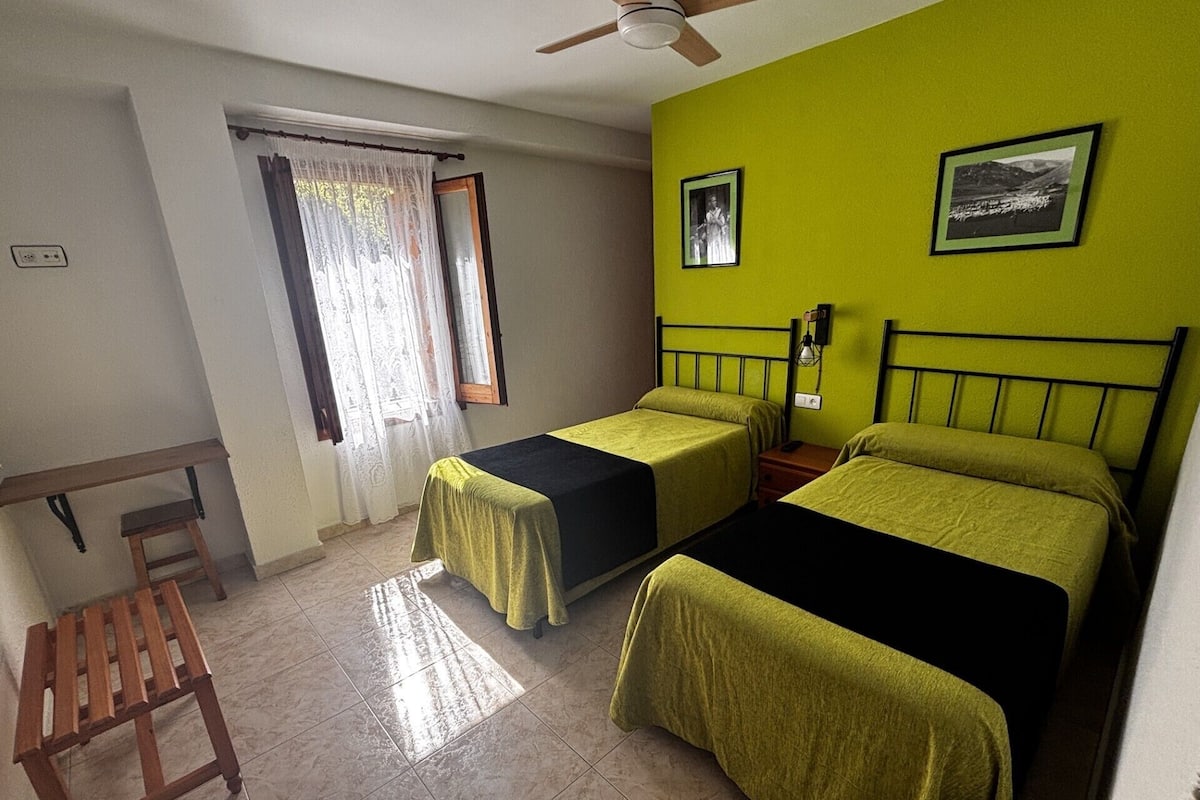 Twin Room, Mountain View