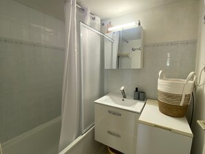 Bathroom - Holiday home with pool, close to beach - La Tranche-sur-Mer (La Tranche-sur-Mer)