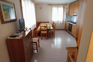 Unclassified image, 5 of 21, button - Appartamento Olga - Comfort e posizione perfetta nel cuore della città (Camporosso)