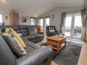 Living area - Holly Lodge (Holywell)