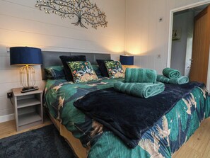 3 bedrooms, individually decorated, individually furnished, free WiFi - Holly Lodge (Holywell)