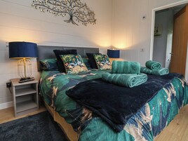 3 habitaciones, decoración personalizada y muebles diferentes 