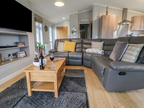 Living area - Holly Lodge (Holywell)