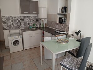 Private kitchen - Appartamento Stella - Accogliente e Centrale (Provence-Alpes-Côte d'Azur)
