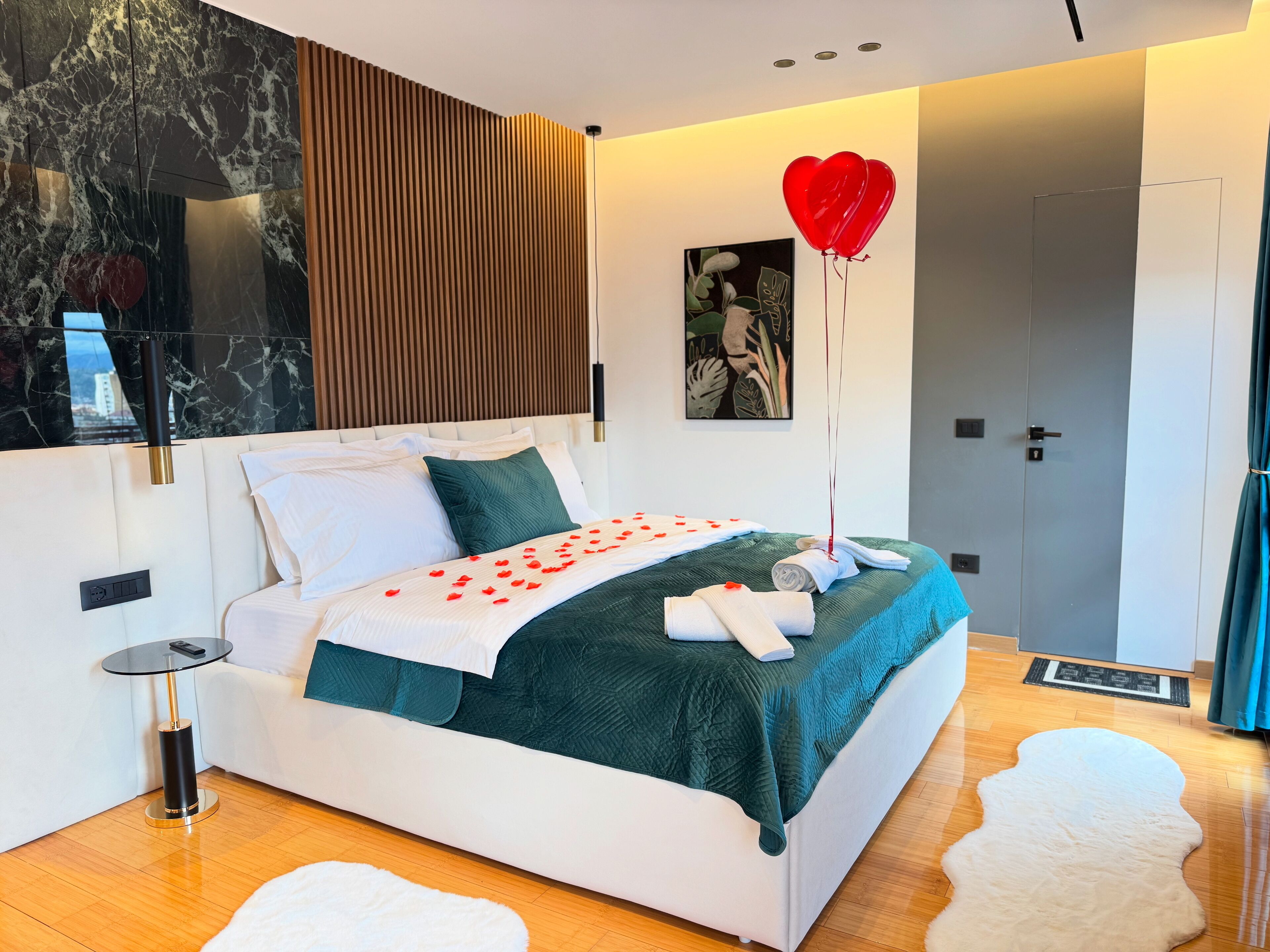 Deluxe Studio Suite, City View | In-room safe, iron/ironing board, free WiFi