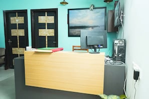 Lobby - Roomshala Hotel KD Plazav (Delhi)