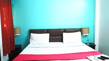 Habitación doble Deluxe, balcón | Escritorio y wifi gratis