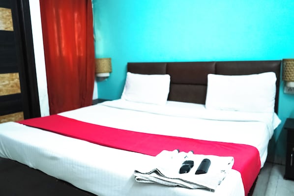 Deluxe Double Room, Balcony | Desk, free WiFi - Roomshala Hotel KD Plazav (Delhi)