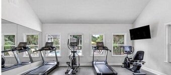 Modern Savannah 2BR Near Shopping