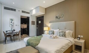 Luxury Studio, City View | Blackout drapes, iron/ironing board, free WiFi - Manzil - Luxury Studio near Dubai Mall (Dubai)