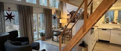 المنشأة من الداخل