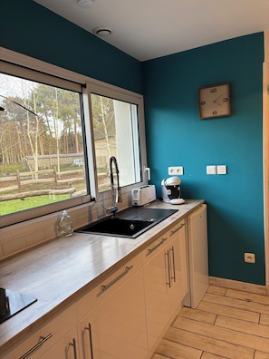 Microwave, stovetop - Country cottage (Cérans-Foulletourte)