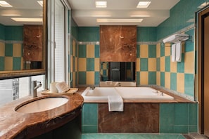 Superior Double Room | Bathroom | Hair dryer, towels, shampoo - MUMU JIAO-XI (Yilan County)